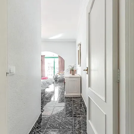 Villa Raquel With Private Pool And Sea View